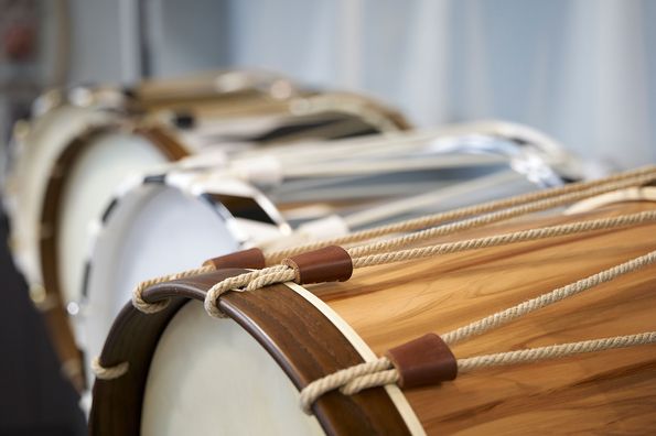 Impressive drums made from real wood veneer